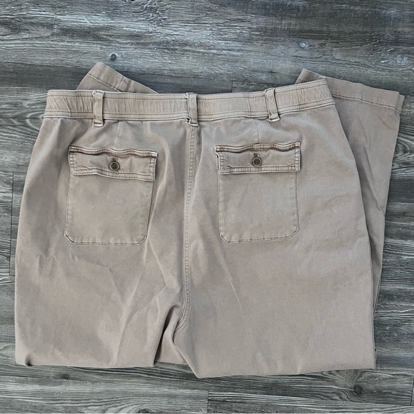 J. Jill Cropped Straight Leg Khaki Pants - Picture 5 of 5